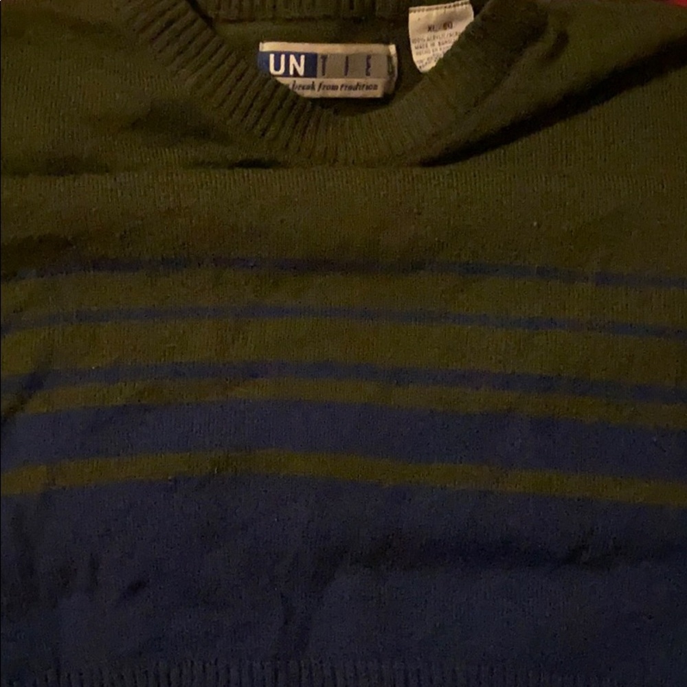Color Block Sweater - Picture 3 of 6